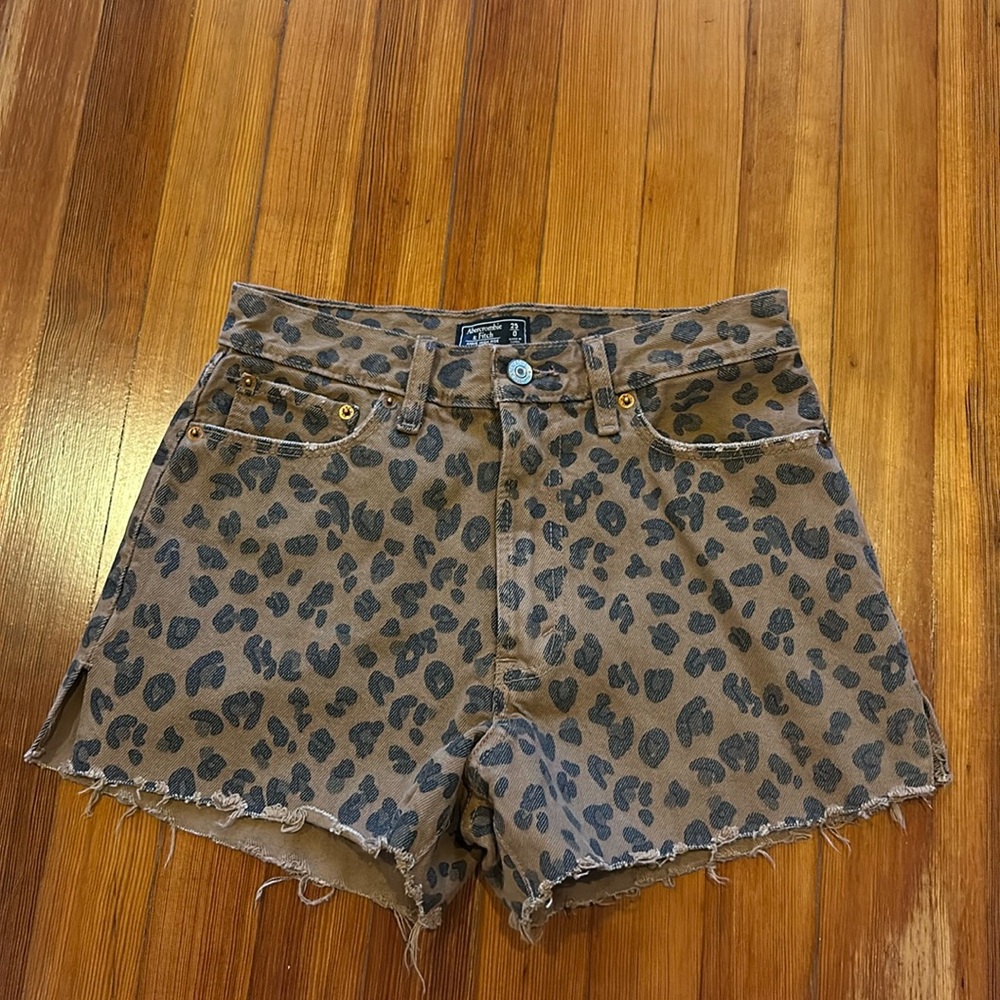 Abercrombie & Fitch Annie High Rise Shortie